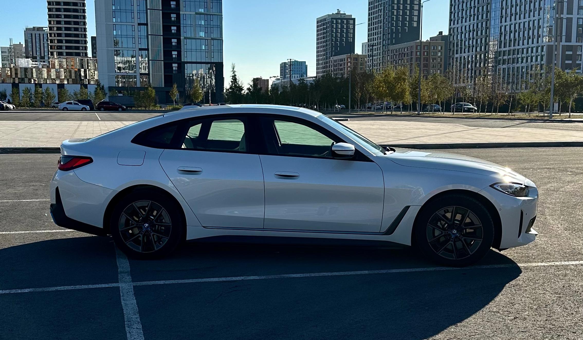 BMW i4
